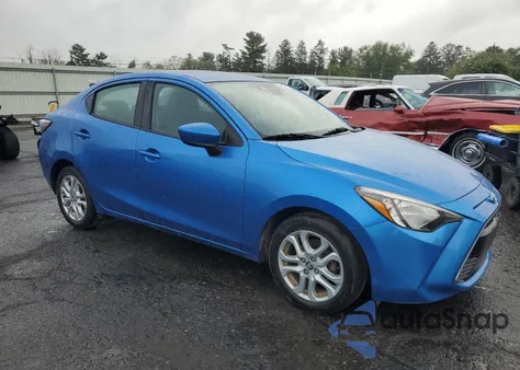 2018 Toyota Yaris Ia из США, поврежденный, VIN 3MYDLBYV0JY324563